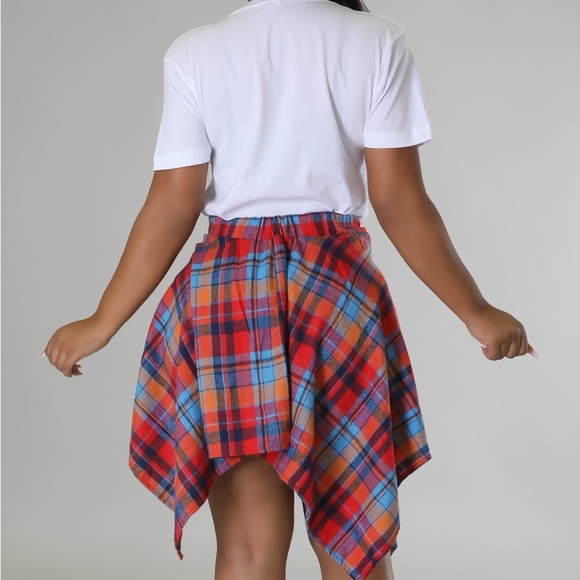 Plaid, asymmetrical skirt - Picture 3 of 5